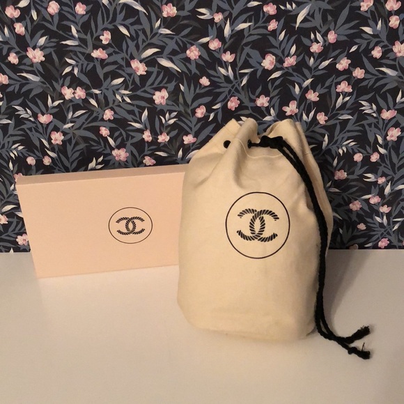 Chanel canvas drawstring makeup bucket bag - Picture 2 of 16